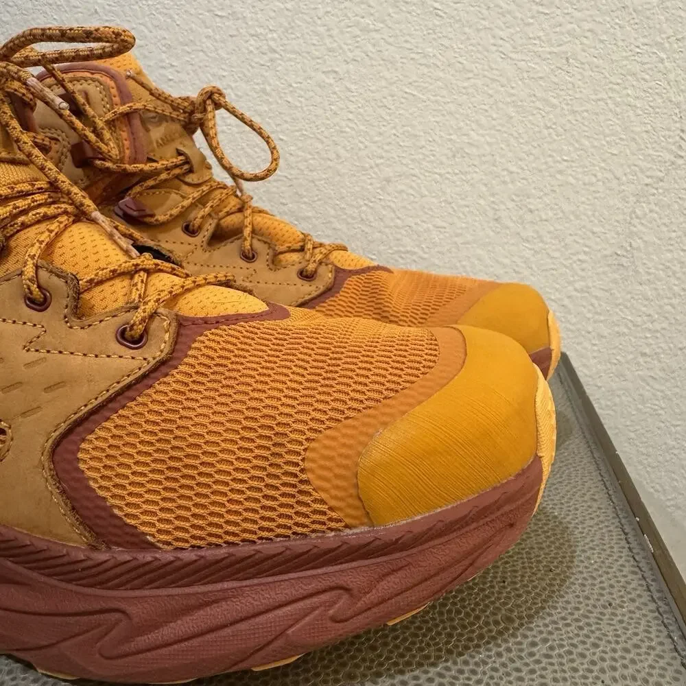 Hoka One One hoka one